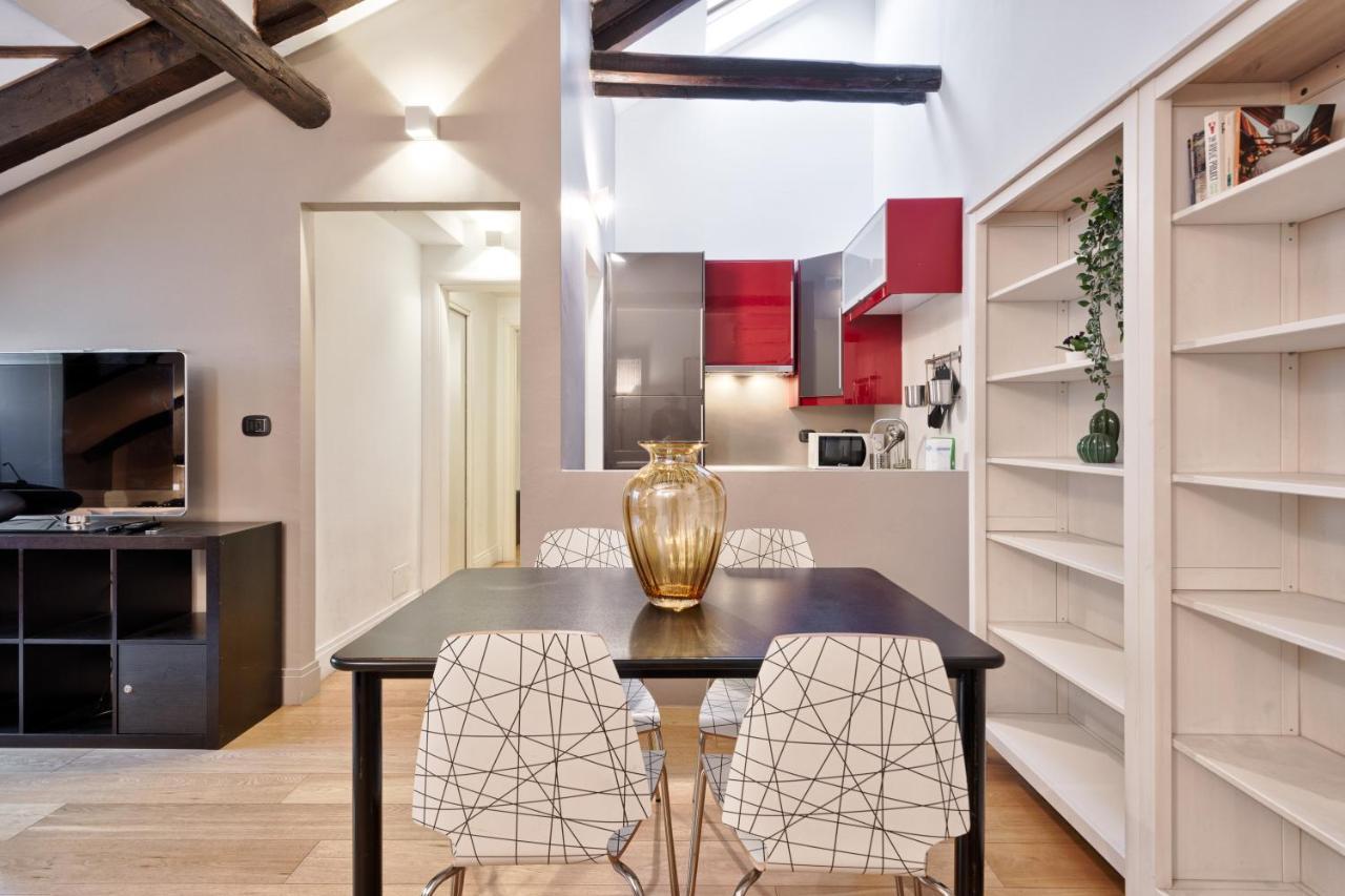 Stylish Apartment In The Heart Of Torino Exterior photo