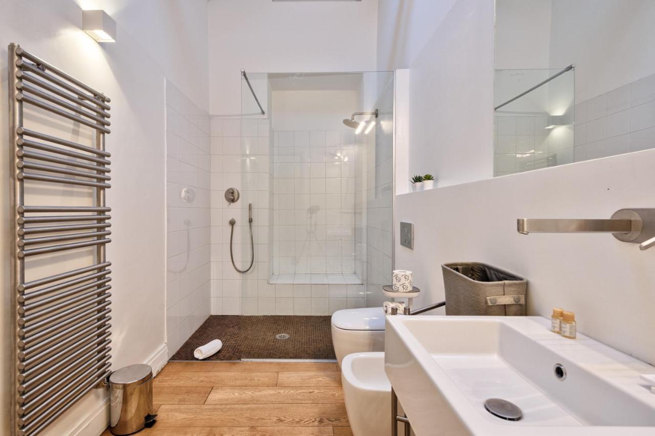 Stylish Apartment In The Heart Of Torino Exterior photo